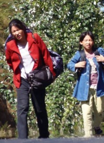 2003法国裸奶全透明走秀视频